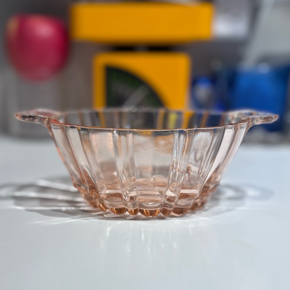 Vintage Anchor Hocking pink depression glass bowl